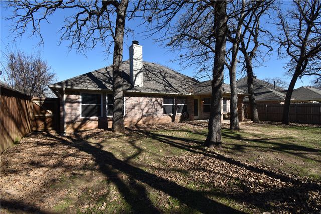 808 Royal Oak Lane, Burleson, TX 76028