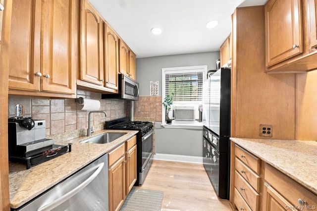 41 Manchester Road B-23, Eastchester, NY 10709