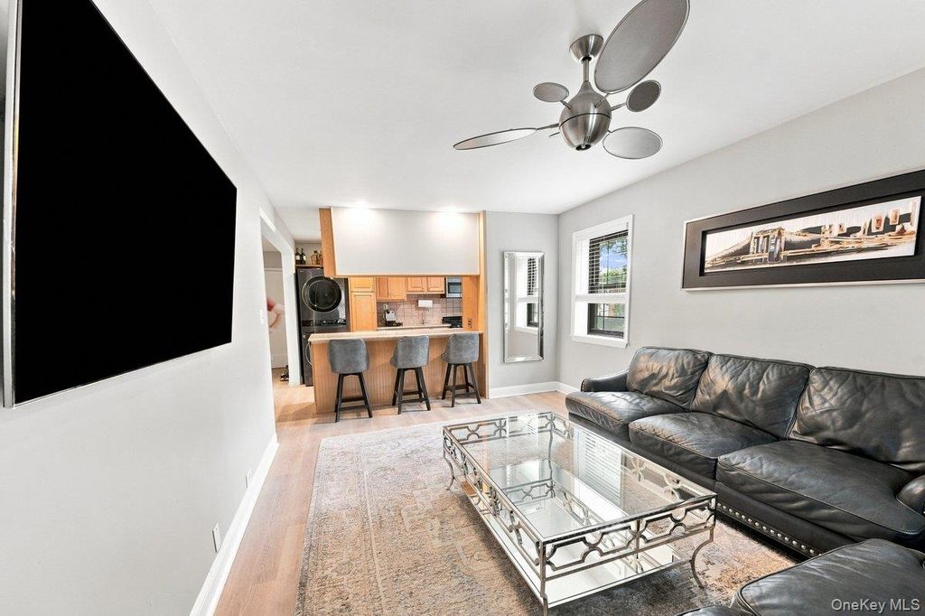 41 Manchester Road B-23, Eastchester, NY 10709 — photo 2