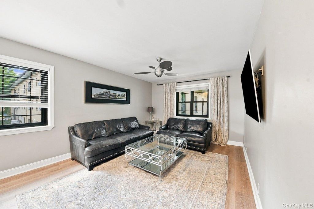 41 Manchester Road B-23, Eastchester, NY 10709 — photo 3
