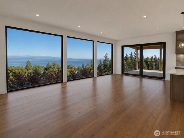 19124 94th Avenue W, Edmonds, WA 98020