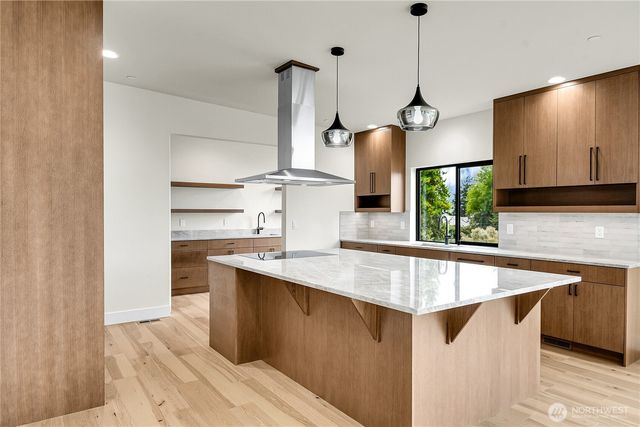 19124 94th Avenue W, Edmonds, WA 98020