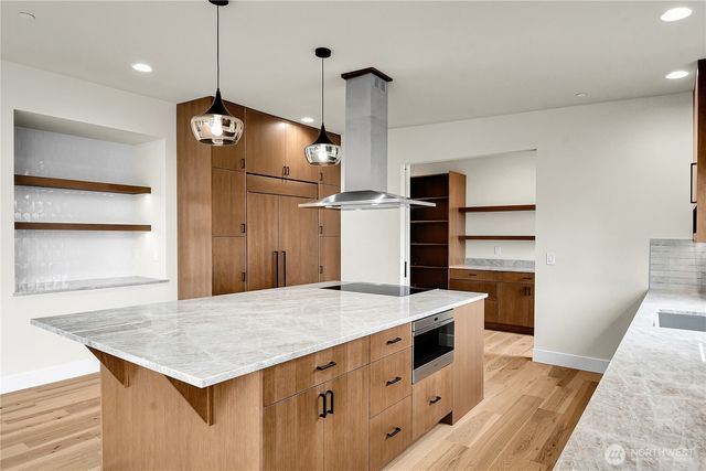 19124 94th Avenue W, Edmonds, WA 98020