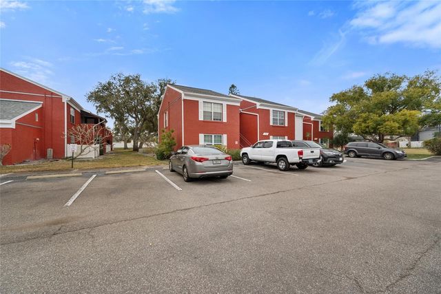 1290 83RD AVENUE N B, St Petersburg, FL 33702