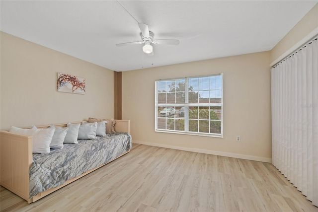 1290 83RD AVENUE N B, St Petersburg, FL 33702