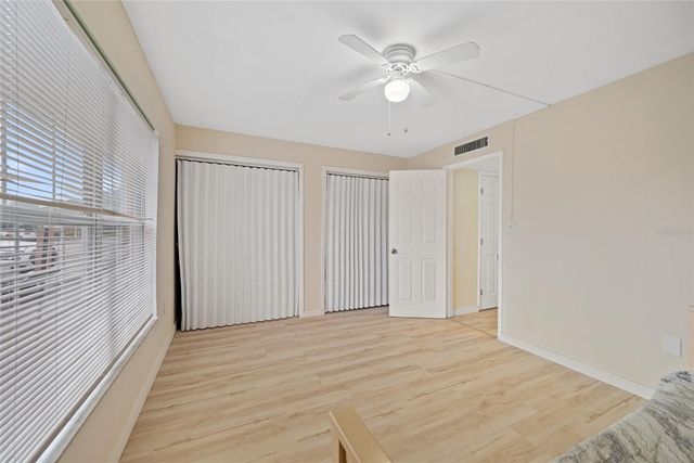 1290 83RD AVENUE N B, St Petersburg, FL 33702