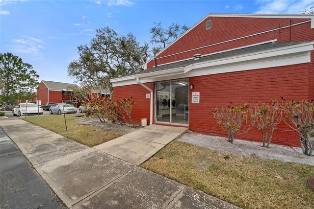 1290 83RD AVENUE N B, St Petersburg, FL 33702