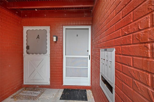 1290 83RD AVENUE N B, St Petersburg, FL 33702