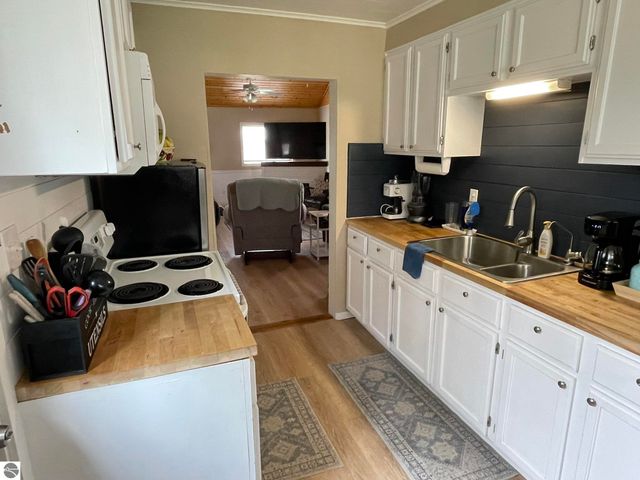 2340 Greenwood Road, Lupton, MI 48635