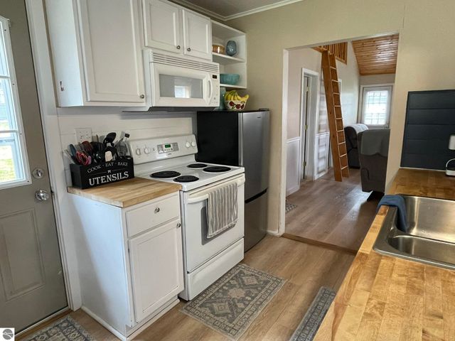 2340 Greenwood Road, Lupton, MI 48635