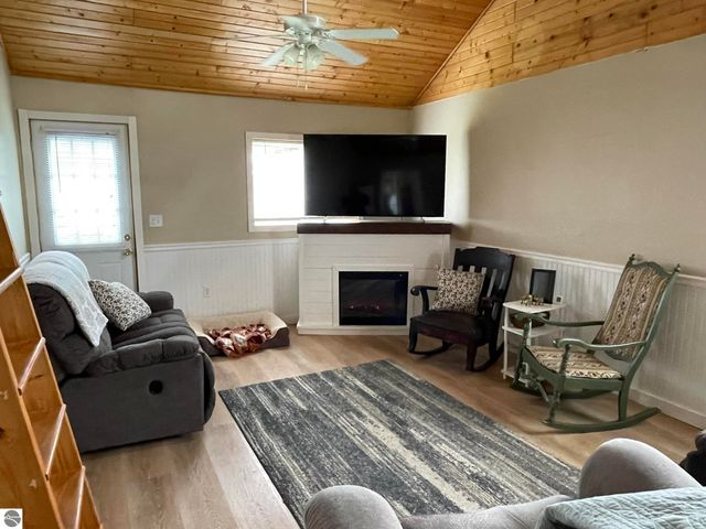 2340 Greenwood Road, Lupton, MI 48635
