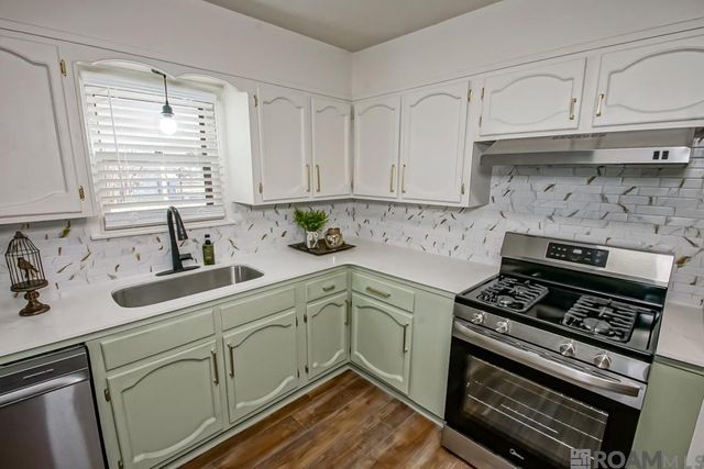 2465 Ray Weiland Dr, Baker, LA 70714