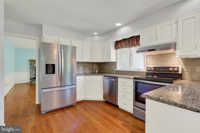 1736 BALTIMORE, Dillsburg, PA 17019