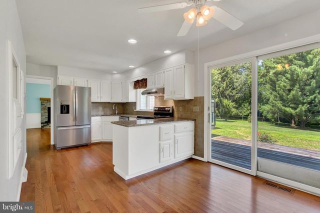 1736 BALTIMORE, Dillsburg, PA 17019
