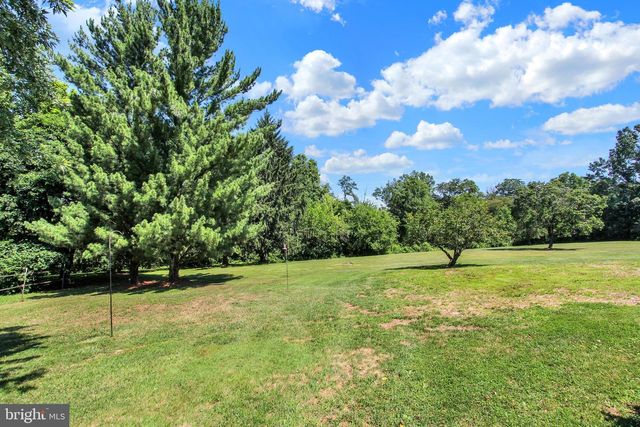 1736 BALTIMORE, Dillsburg, PA 17019