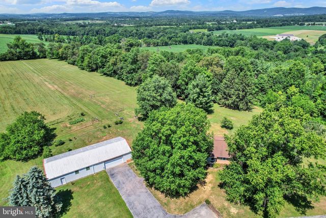 1736 BALTIMORE, Dillsburg, PA 17019