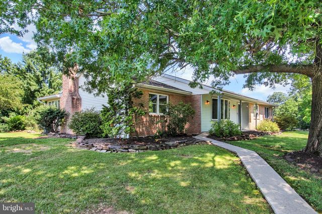 1736 BALTIMORE, Dillsburg, PA 17019