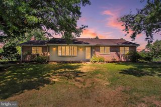 1736 BALTIMORE, Dillsburg, PA 17019