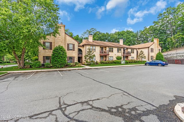 212 Wellington Place, Aberdeen, NJ 07747