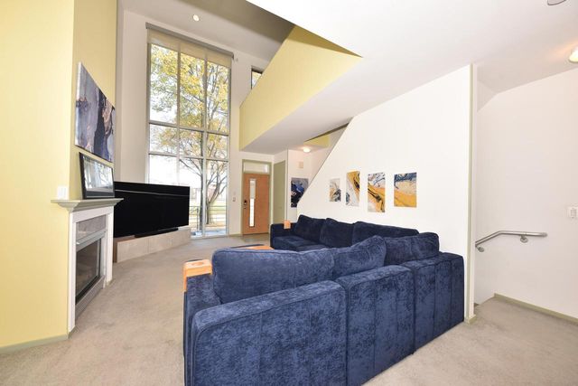 1923 N Pierce STREET, Milwaukee, WI 53212