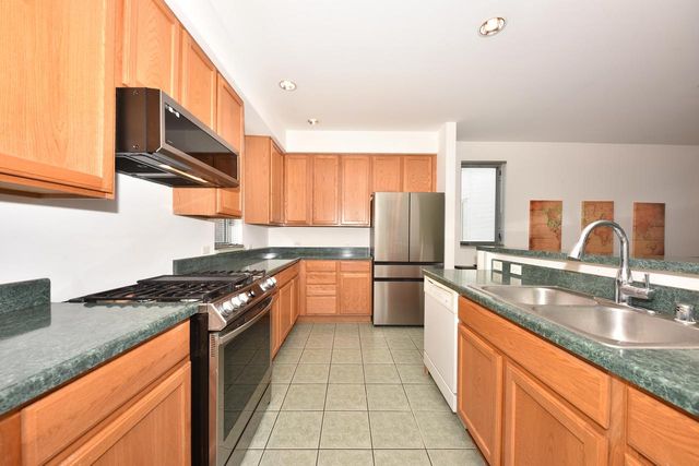 1923 N Pierce STREET, Milwaukee, WI 53212