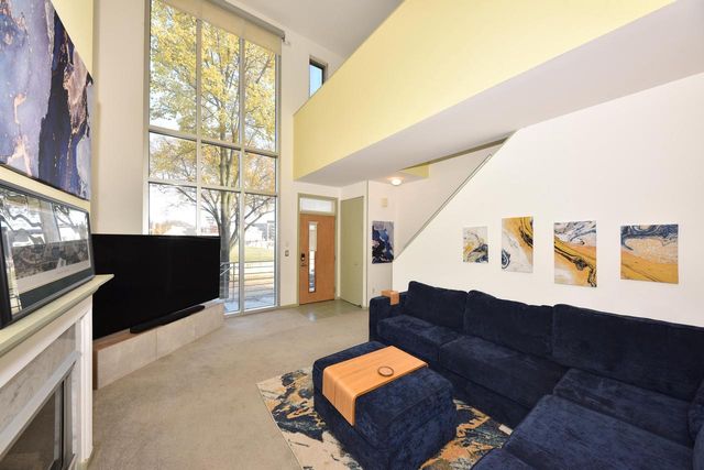 1923 N Pierce STREET, Milwaukee, WI 53212