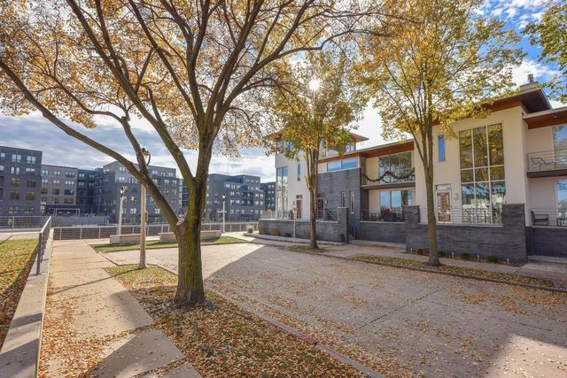 1923 N Pierce STREET, Milwaukee, WI 53212