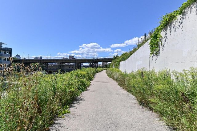 1923 N Pierce STREET, Milwaukee, WI 53212