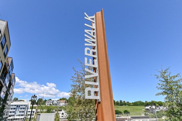 1923 N Pierce STREET, Milwaukee, WI 53212