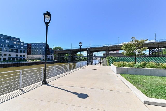 1923 N Pierce STREET, Milwaukee, WI 53212