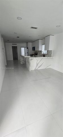 1284 W 38th Pl 2, Hialeah, FL 33012