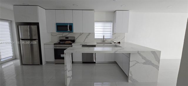 1284 W 38th Pl 2, Hialeah, FL 33012