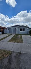 1284 W 38th Pl 2, Hialeah, FL 33012