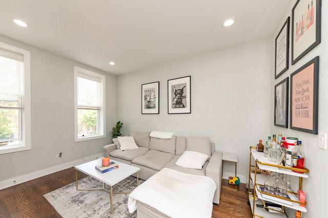 2145 W Webster Avenue 2, Chicago, IL 60647