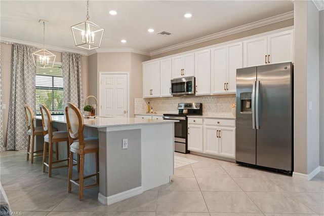 12027 Hawthorn Lake DR 202, Fort Myers, FL 33913