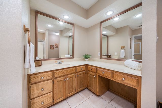 16 Village Green Court, Denison, TX 75020