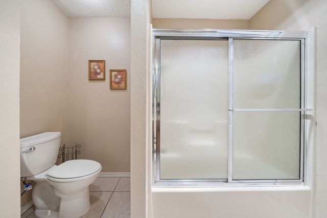 16 Village Green Court, Denison, TX 75020