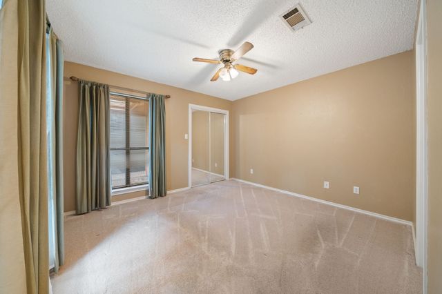 16 Village Green Court, Denison, TX 75020