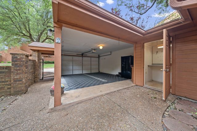 16 Village Green Court, Denison, TX 75020
