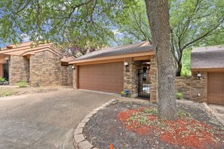16 Village Green Court, Denison, TX 75020