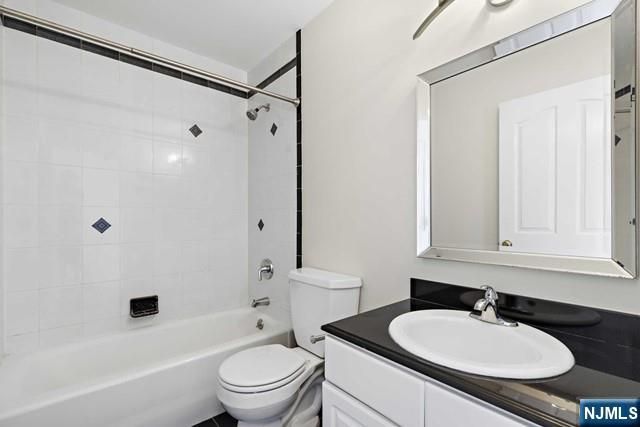 119 Panorama Drive 119, Edgewater, NJ 07020