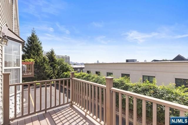 119 Panorama Drive 119, Edgewater, NJ 07020