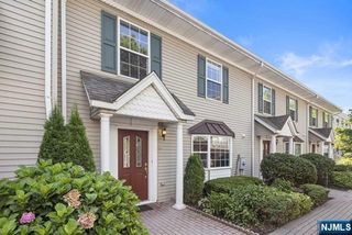 119 Panorama Drive 119, Edgewater, NJ 07020