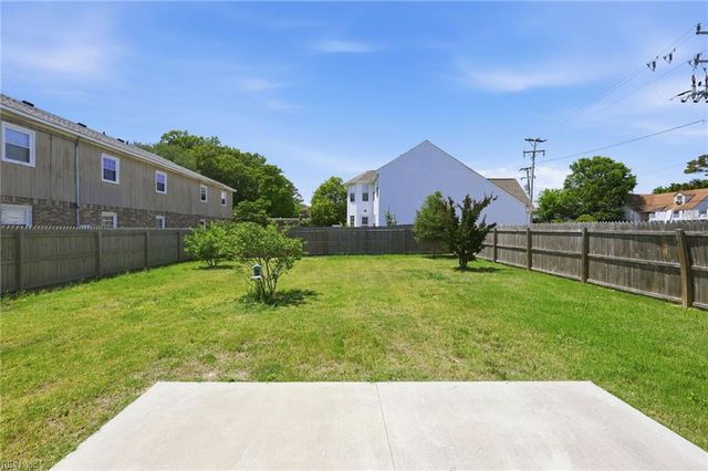9621 Grove AVE, Norfolk, VA 23503
