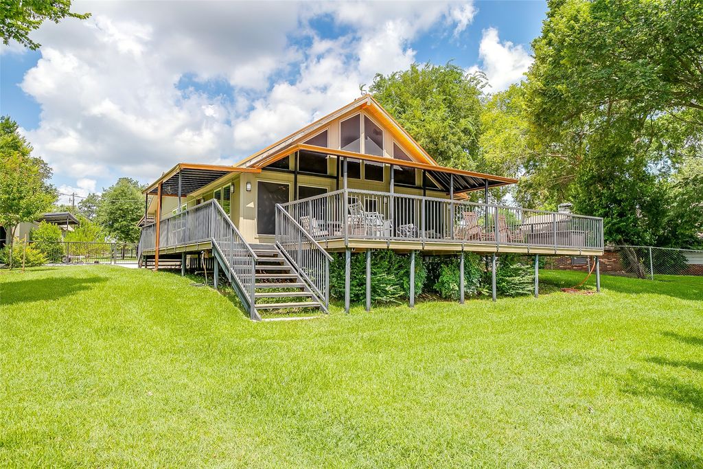 11714 East Court, Azle, TX 76020
