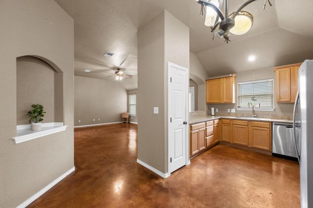 103 Miranda CT, Johnson City, TX 78636