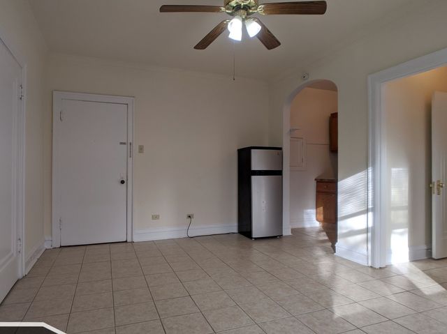 2536 N Sawyer Avenue 206, Chicago, IL 60647