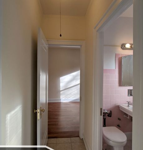 2536 N Sawyer Avenue 206, Chicago, IL 60647