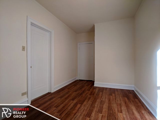 2536 N Sawyer Avenue 206, Chicago, IL 60647