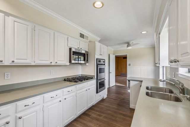 521 Huntingdon Court, Irving, TX 75061